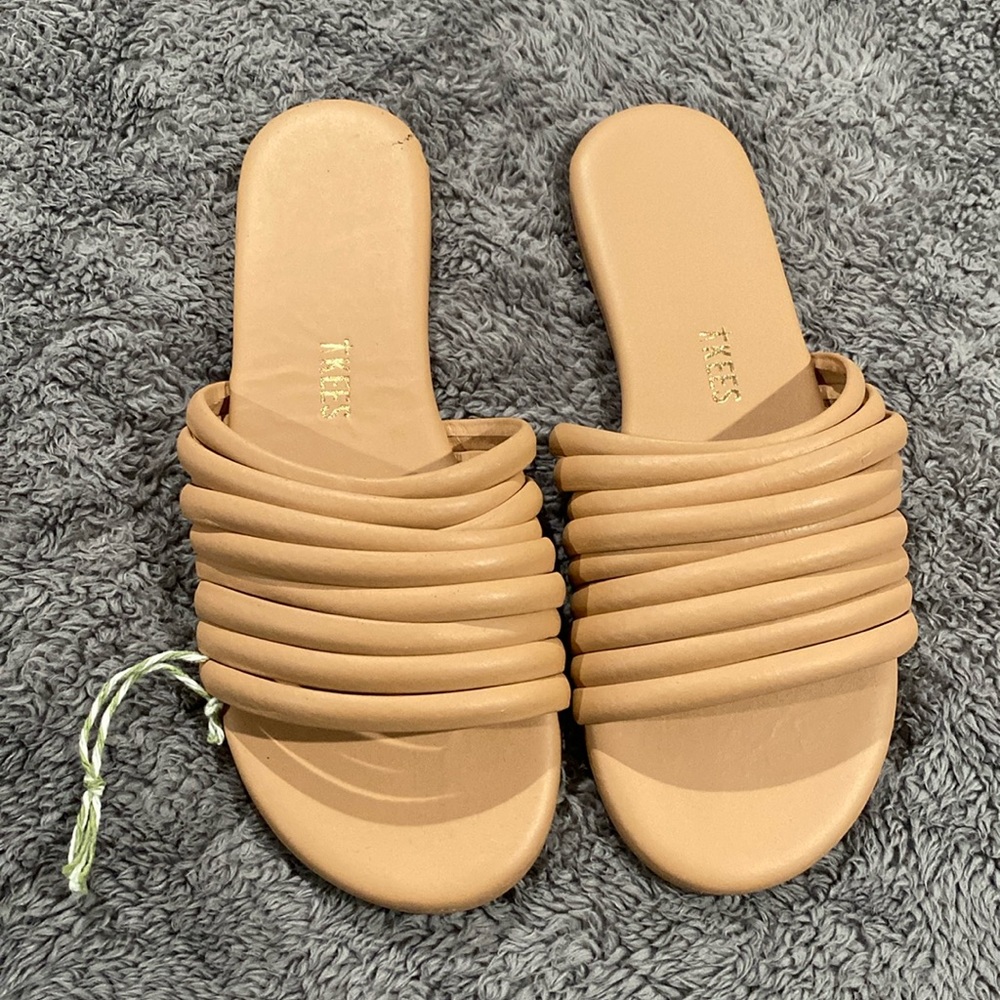 TKEES - Multi-Strap Sandals.  Size 5 NWOT